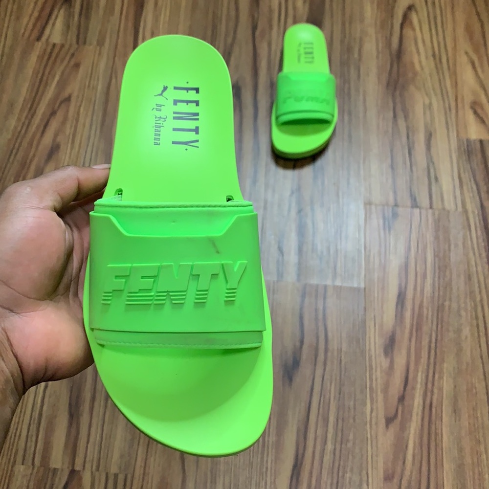 Fenty By Rihanna “Puma” Slides (8.5)